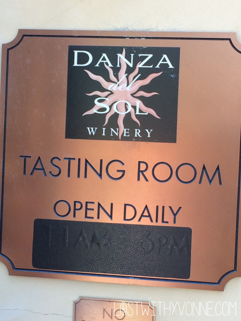Danza Sign